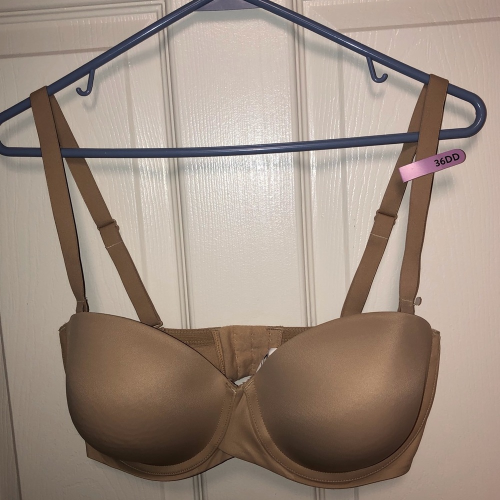 NWT Adjustable/strapless nude bra